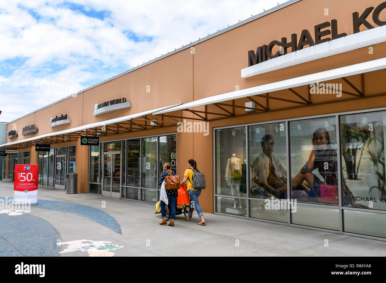 Hollister Seattle Premium Outlets Hotsell, SAVE 50%.