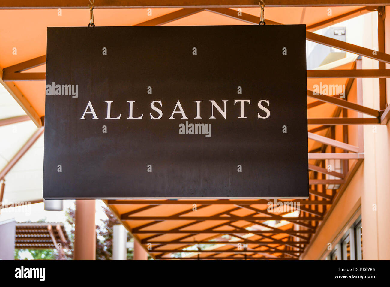 Allsaints Store High Resolution Stock Photography and Images - Alamy