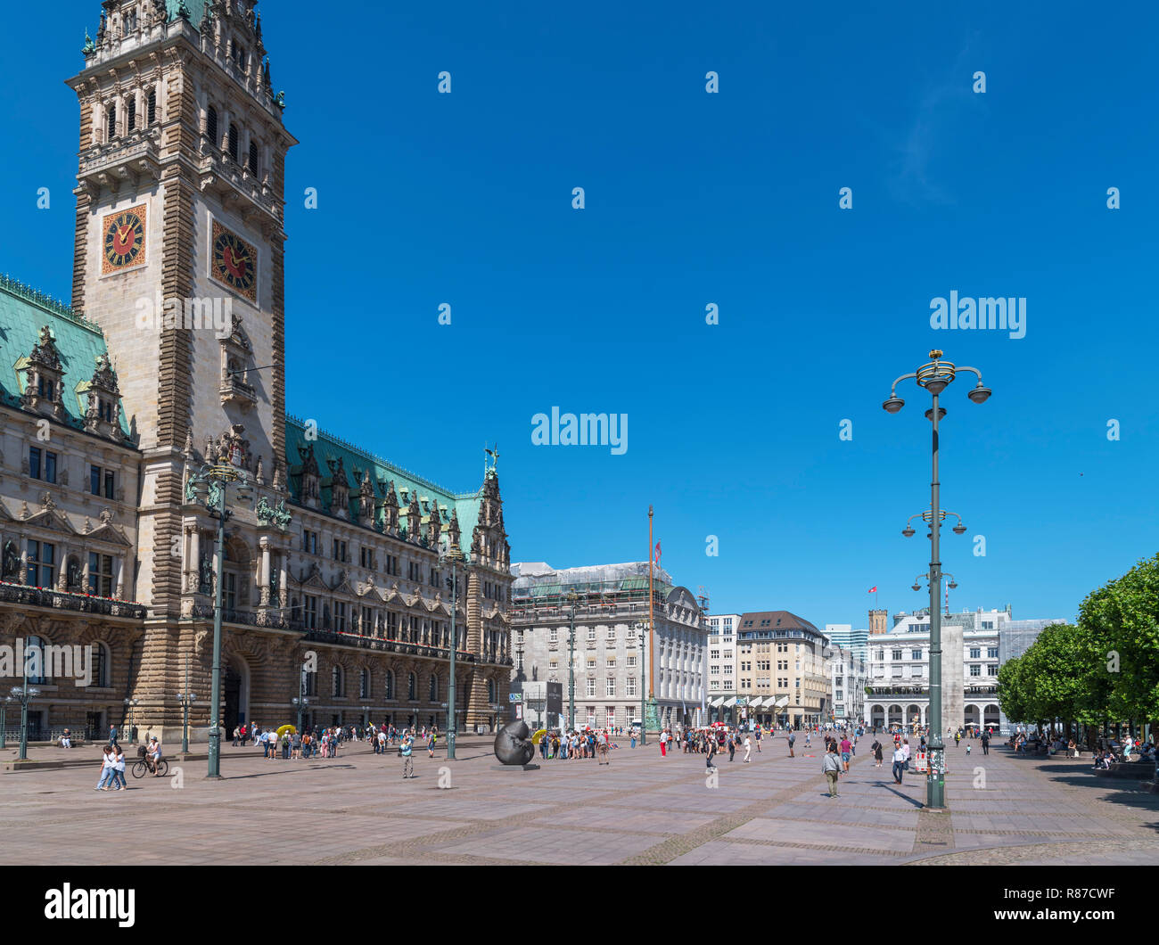 Town Hall (Rathaus) and Rathausmarkt (Town Hall Square), Hamburg, Germany Stock Photo