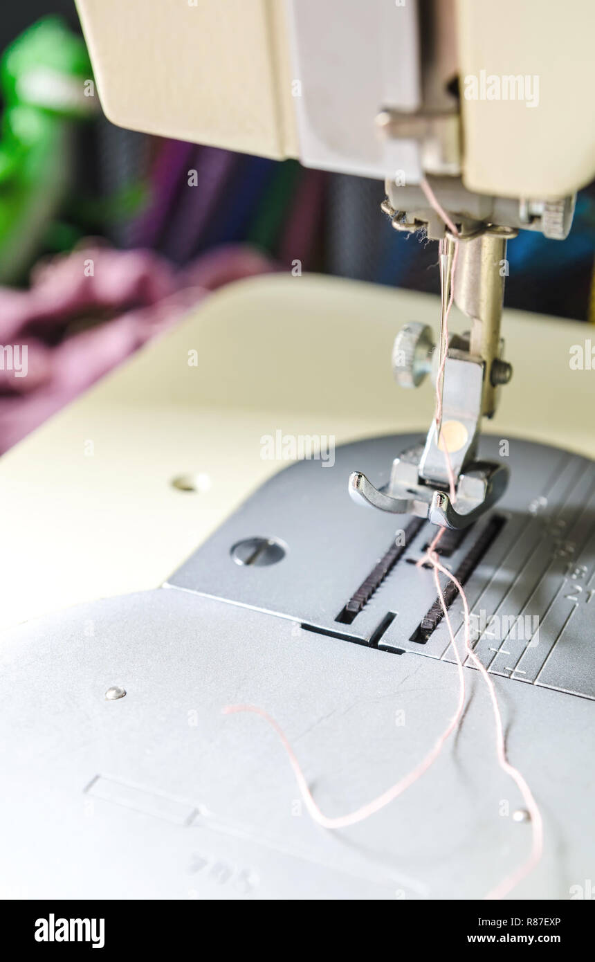 Needle mechanism hires stock photography and images Alamy