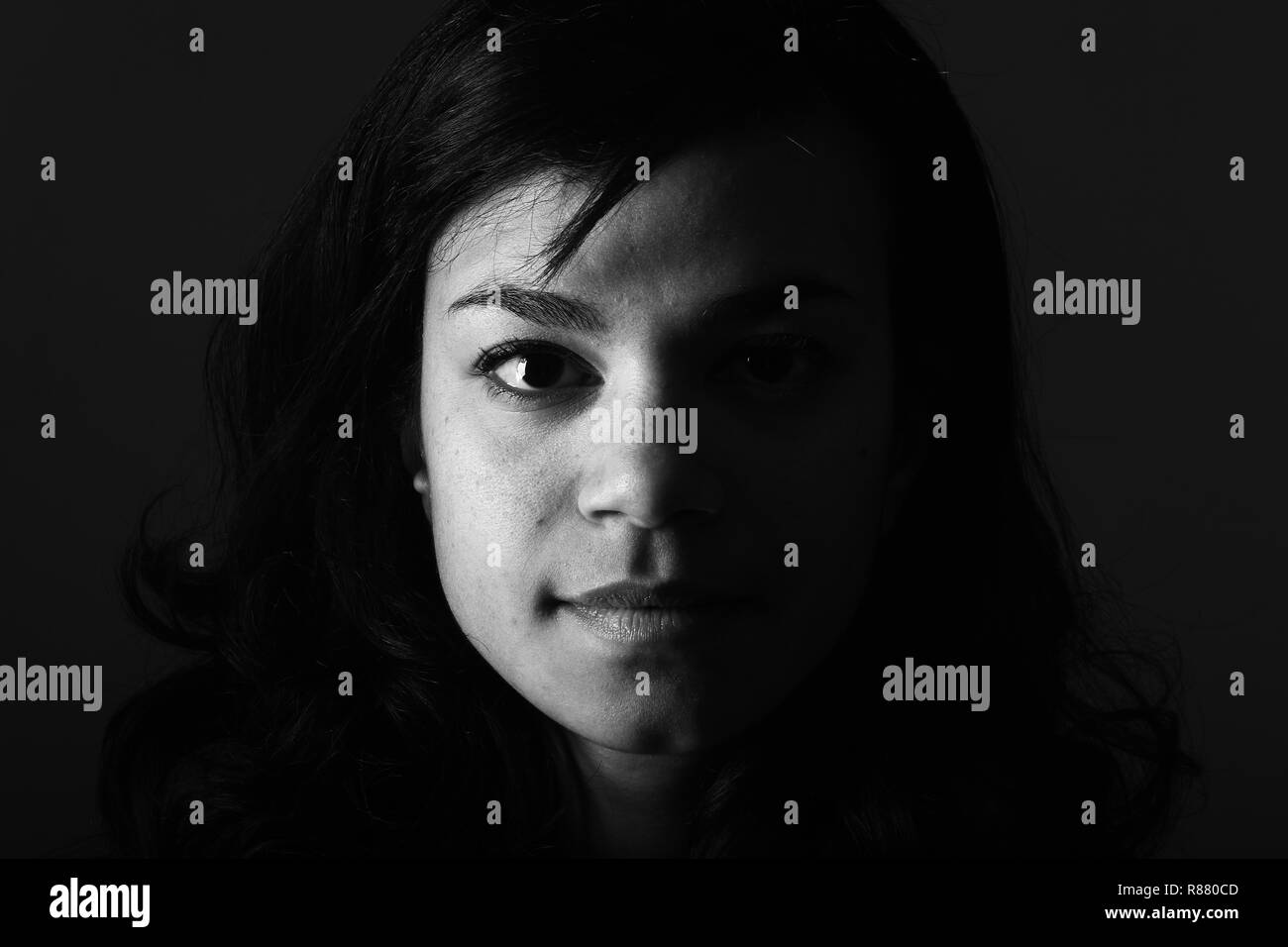 African woman makeup face Black and White Stock Photos & Images - Alamy