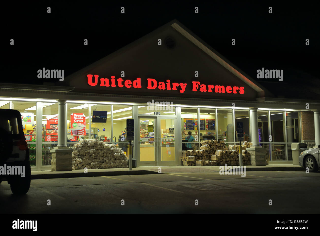 Cincinnati, Ohio / USA - Dec. 28, 2016: A storefront of the Ohio-based United Dairy Farmers aka UDF convenience store chain is shown in the evening. Stock Photo