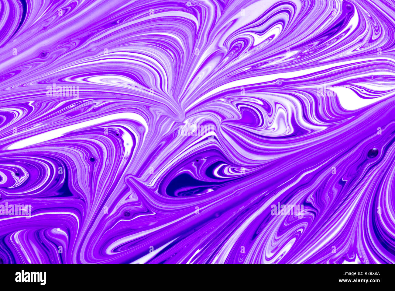 Purple paint splatter hi-res stock photography and images - Alamy