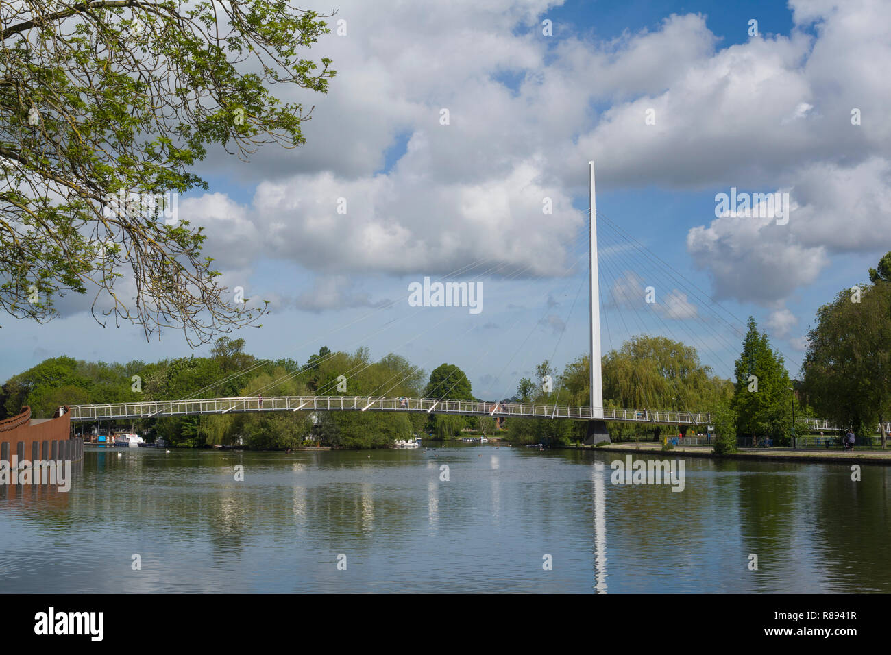 The Christchurch cycle and pedestrian bridge across the River Thames joining Caversham and Reading Stock Photo