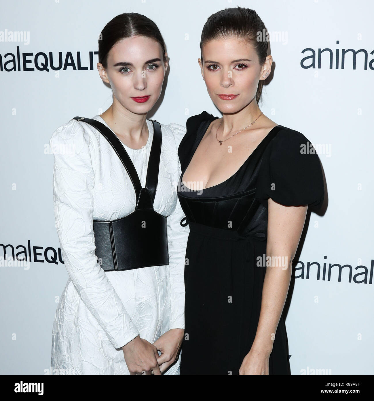 Beverly Hills Los Angeles Ca Usa October 27 Rooney Mara And