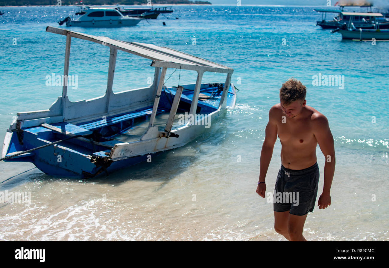 Man beach fashion white hi-res stock photography and images - Alamy