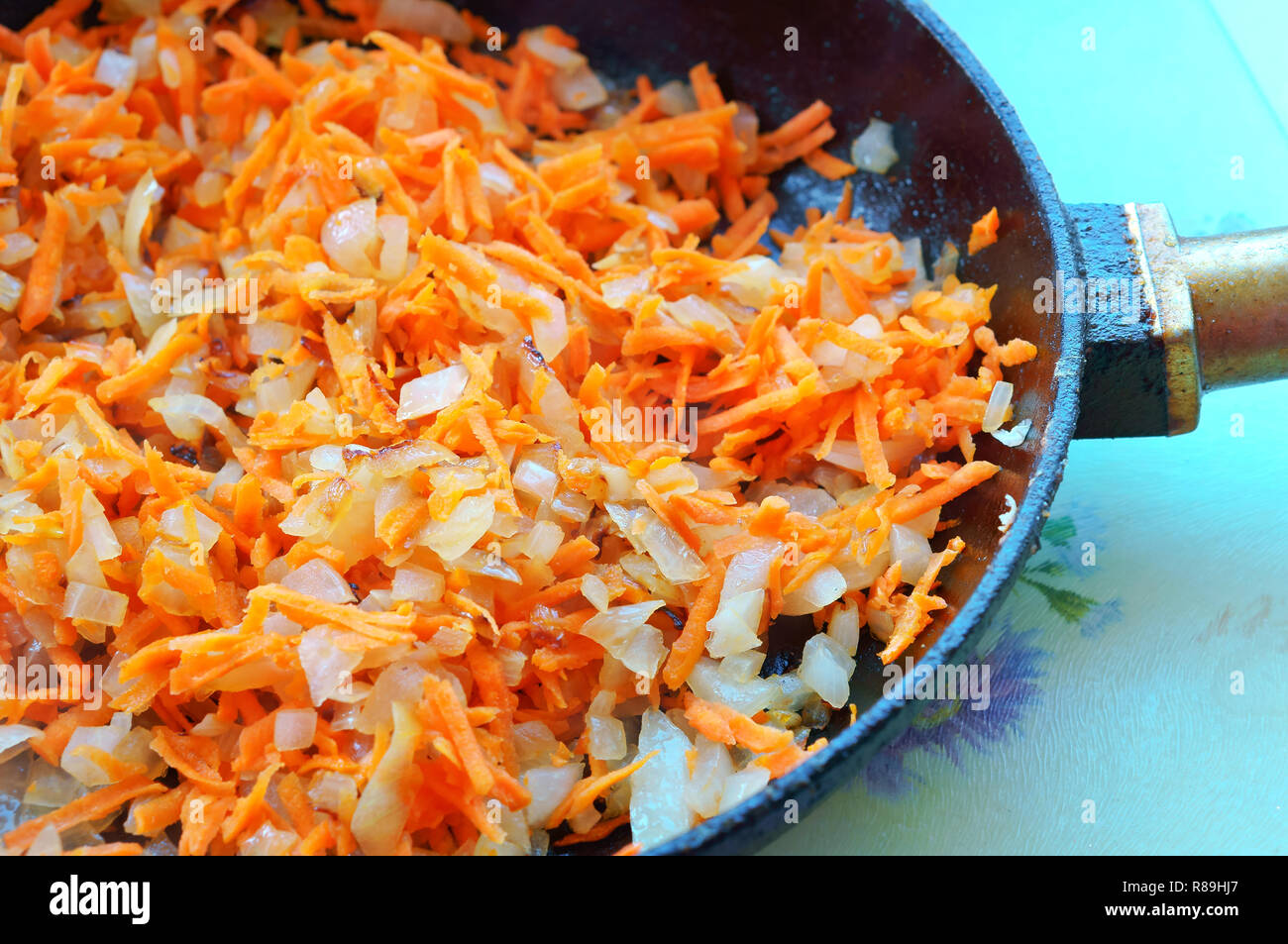 Roast Carrots With Onions In A Frying Pan Cook Dishes With Onions And Carrots Stock Photo Alamy,Weber Spirit E 310 Dimensions