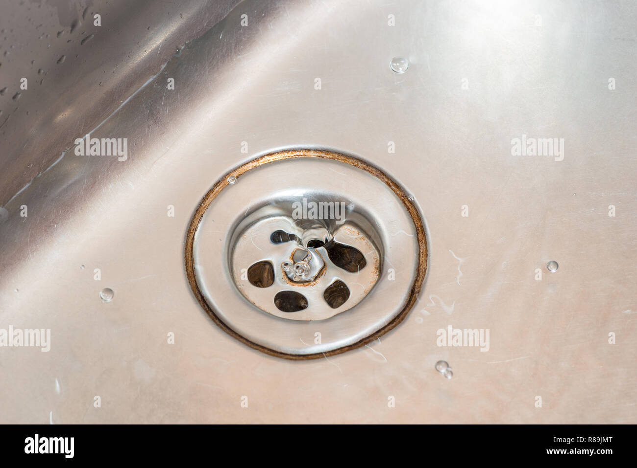 Dirty stainless sinks in the kitchen closeup Stock Photo Alamy