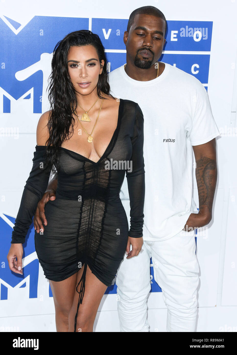 BDSM suv inflyatsiyasi Rus qizlari onlayn porno kasting