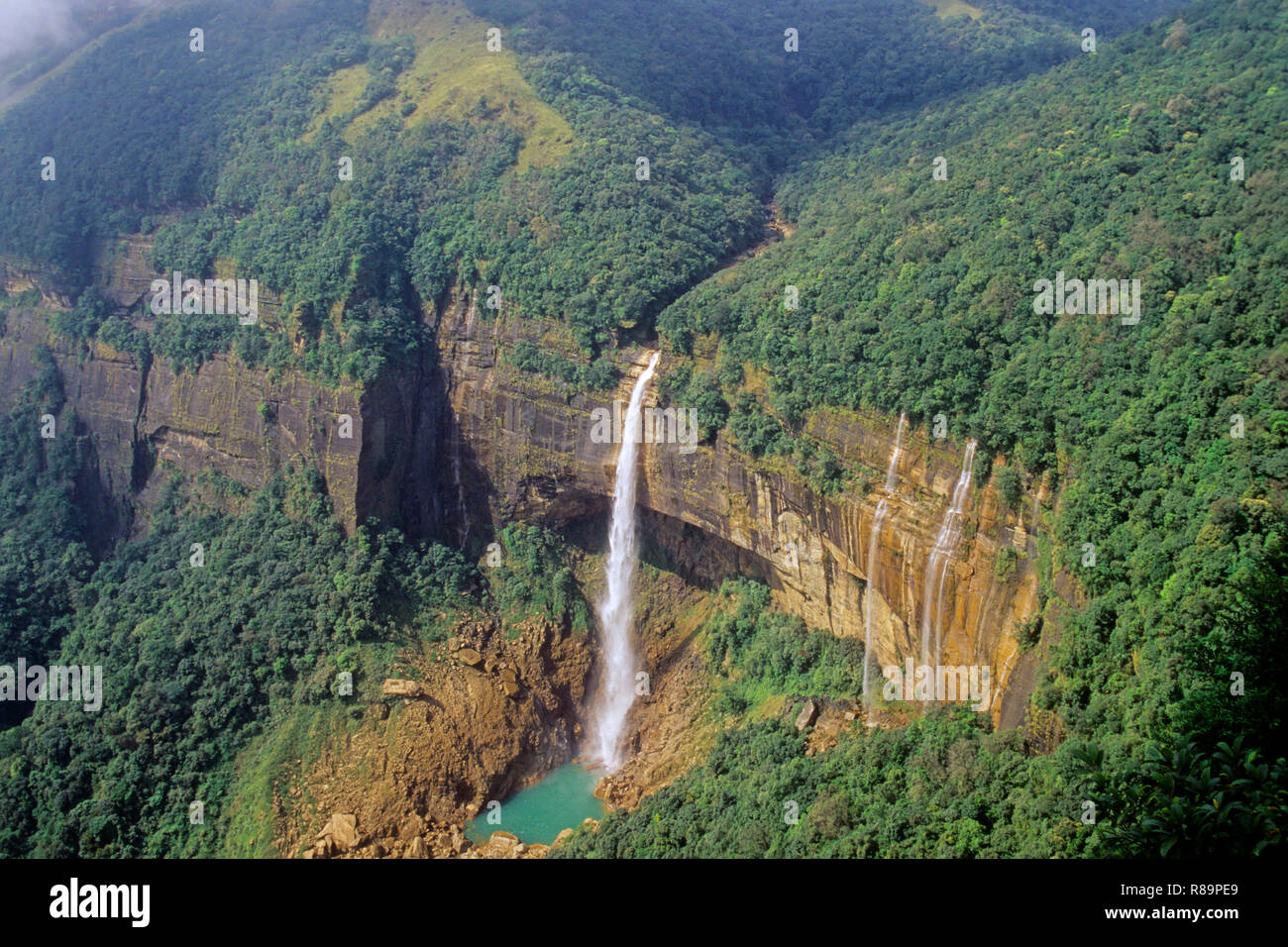 Shillong to Cherrapunji: How to reach Cherrapunji from Shillong | India.com