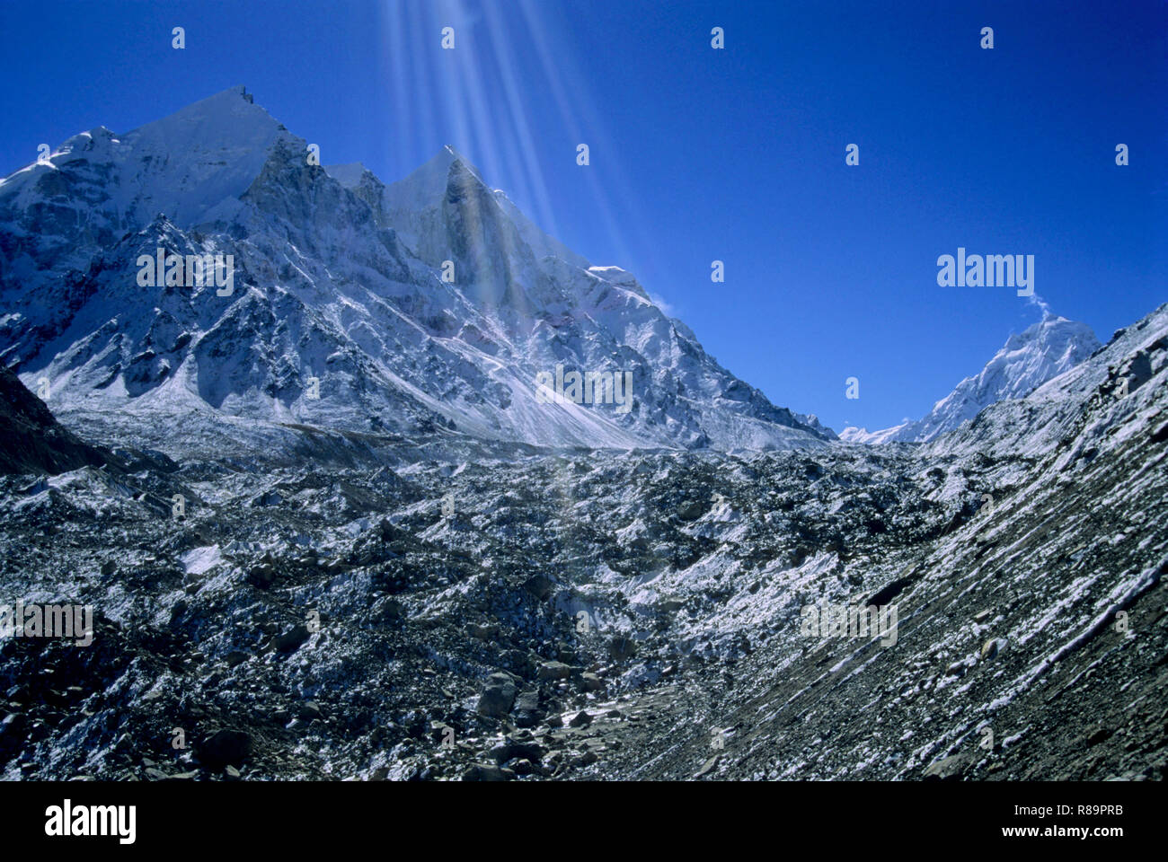 Gaumukh himalaya hi-res stock photography and images - Alamy