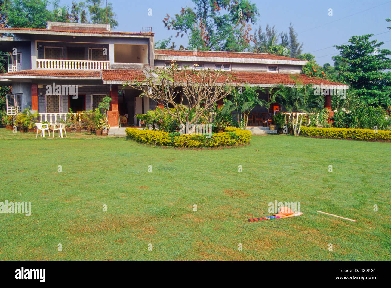 farmhouse bungalow garden lawn panvel mumbai bombay maharashtra india PR#787 Stock Photo