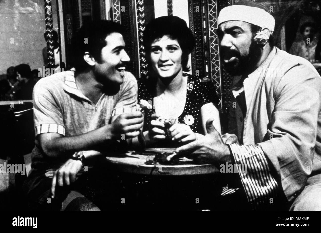 Al-asfour The Sparrow Year : 1974 Egypte / Algeria Director : Youssef Chahine Seif Abdelrahman, Habiba, Ali El Sherif Stock Photo