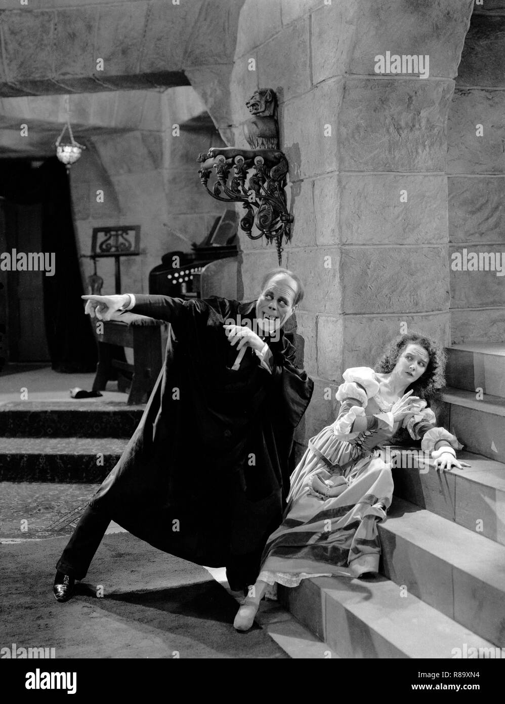 The Phantom of the Opera Year : 1925 USA Director : Rupert Julian Lon Chaney, Mary Philbin Stock Photo