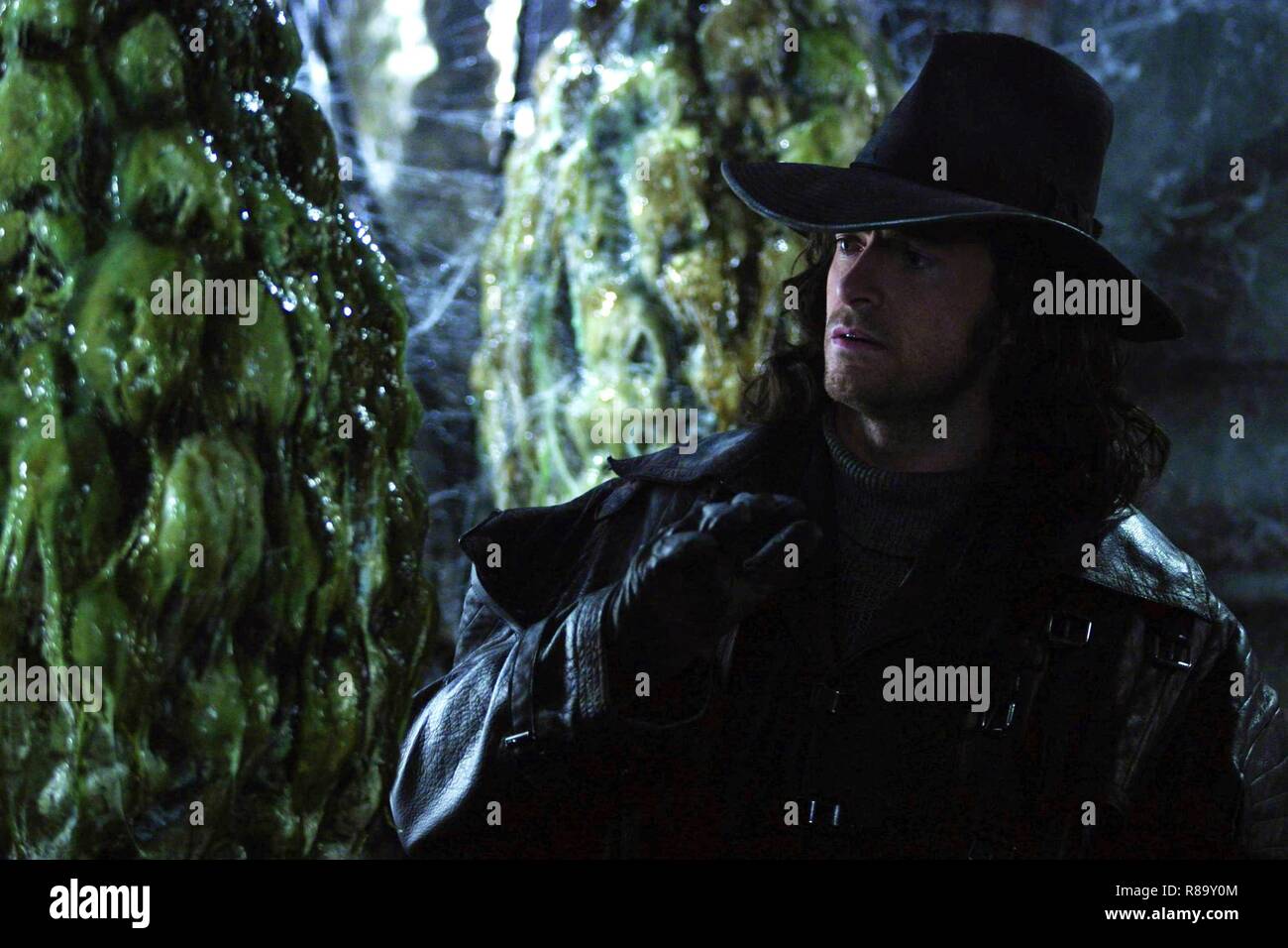 Van Helsing Year : 2004 USA Director : Stephen Sommers Hugh Jackman ...