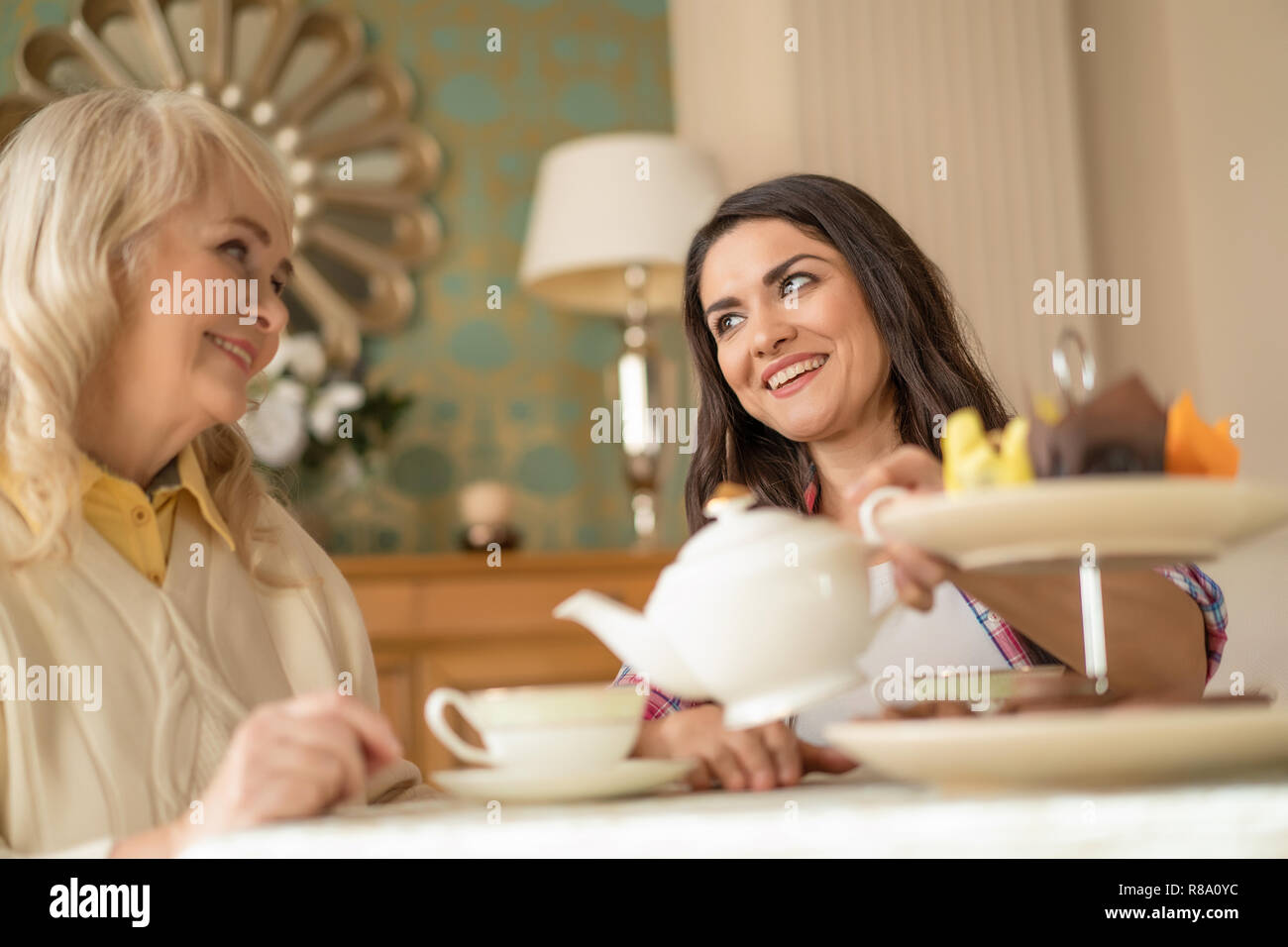 Pouring coffee dinner table hi-res stock photography and images - Alamy