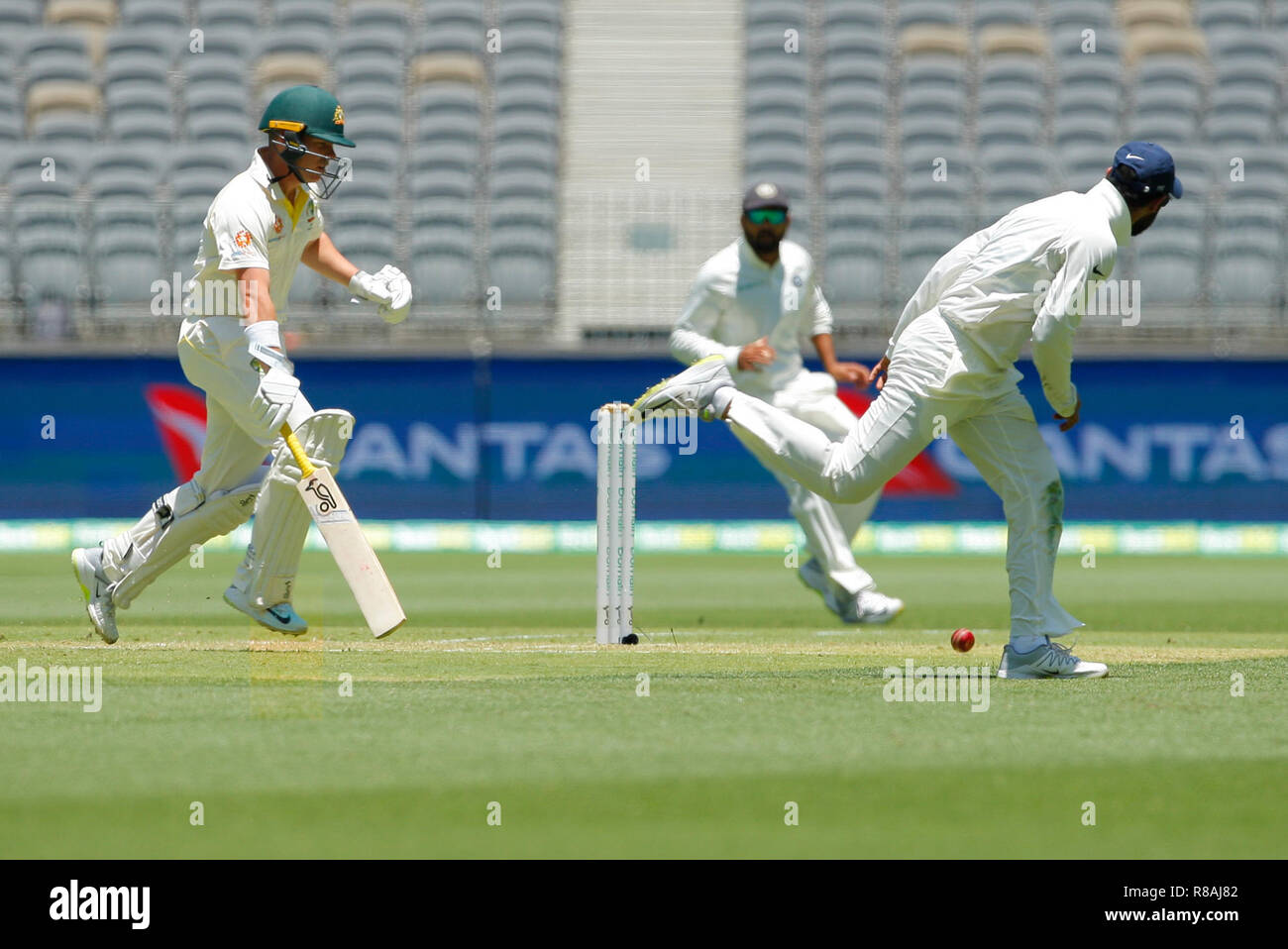 Single optus hires stock photography and images Alamy