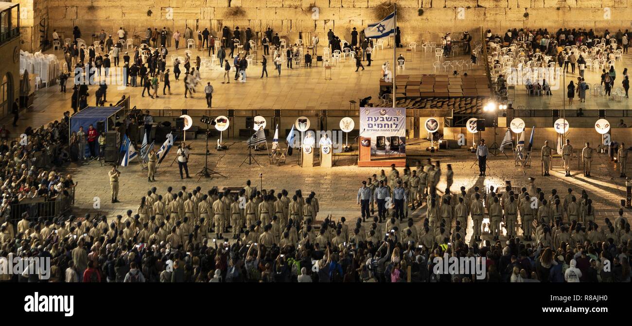 Jerusalem, Israel. 31st Oct, 2018. Young recruits are solemnly sworn in