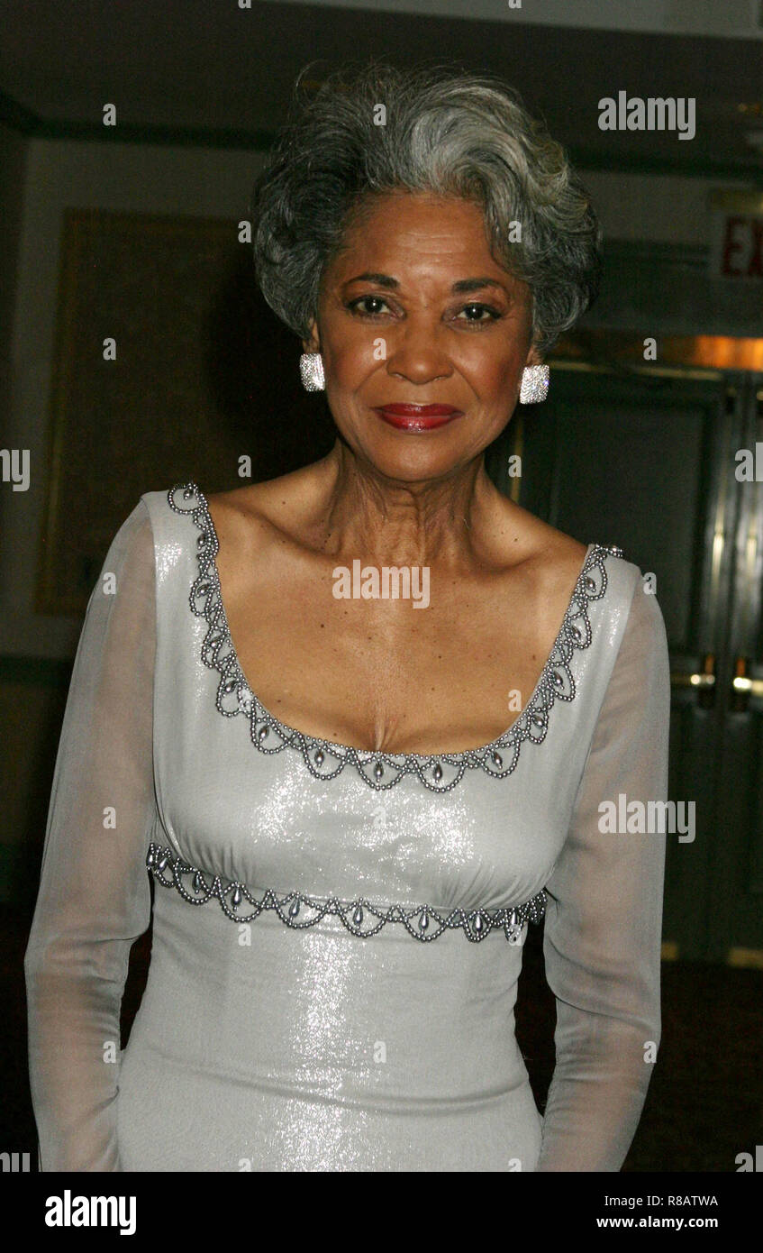 New York, New York, USA. 23rd Jan, 2004. Vocalist NANCY WILSON at the 2004 winners of the National Endowment for the Arts Jazz Master Awards reception held at the New York Hilton Hotel. Credit: Nancy Kaszerman/ZUMAPRESS.com/Alamy Live News Stock Photo