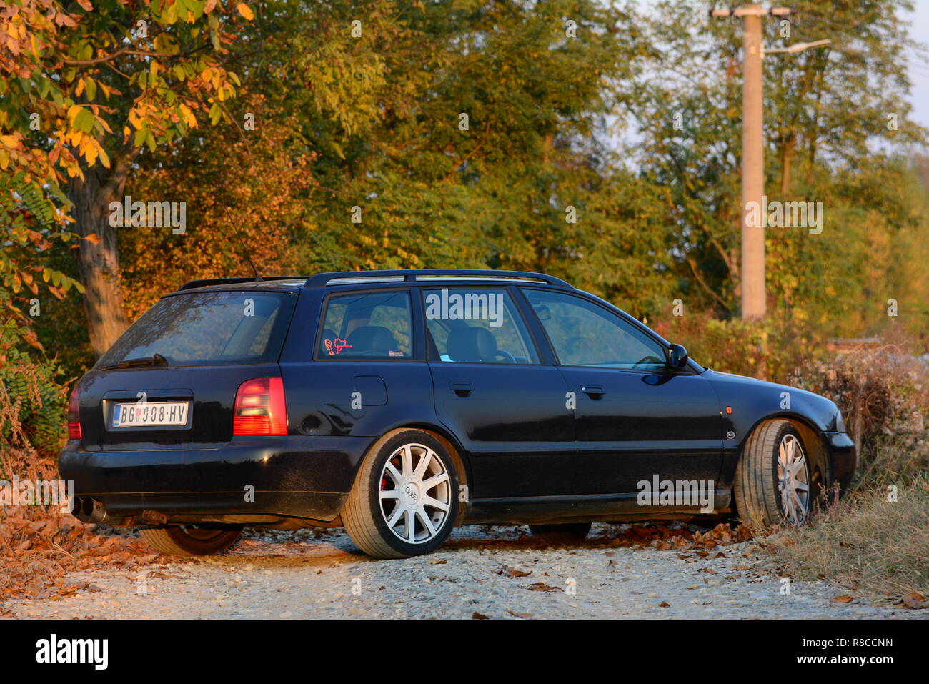 Retrowave audi a4 b5 avant on Craiyon