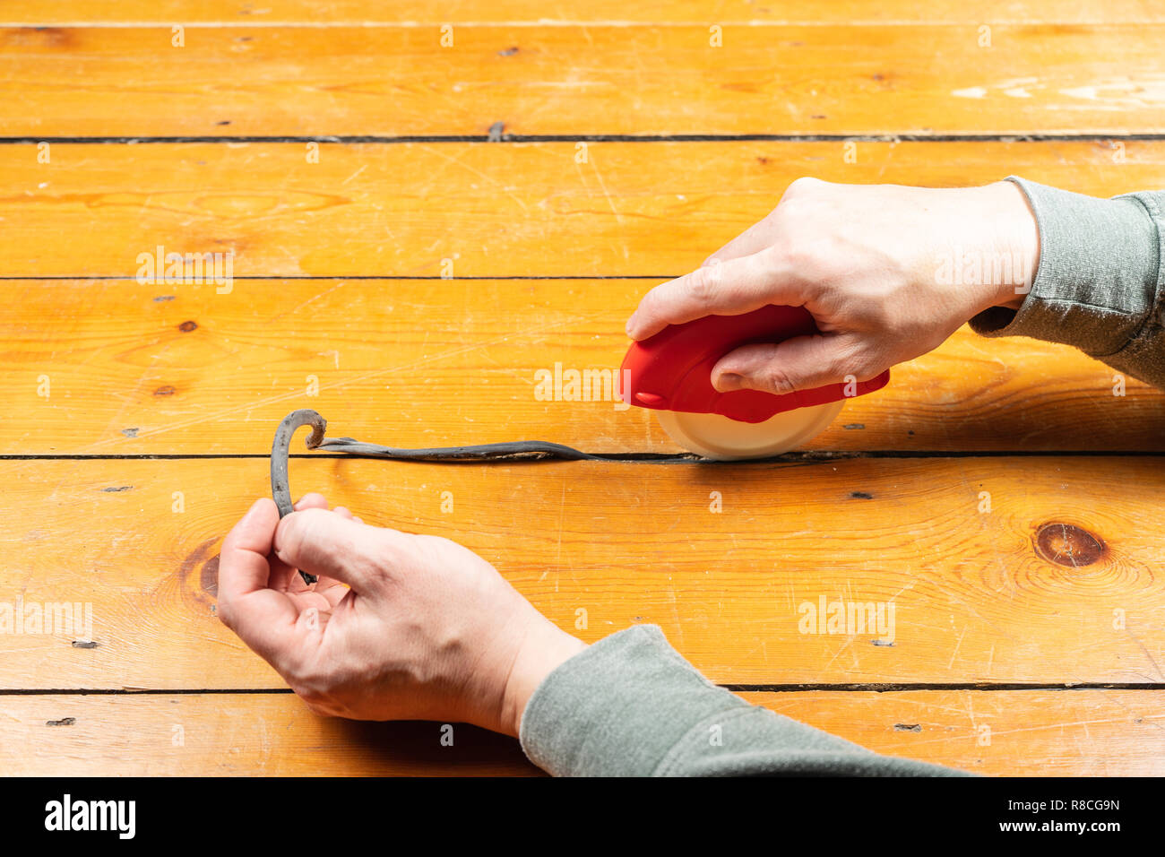 How to Fill Gaps in Floorboards and Seal Floorboards to Prevent