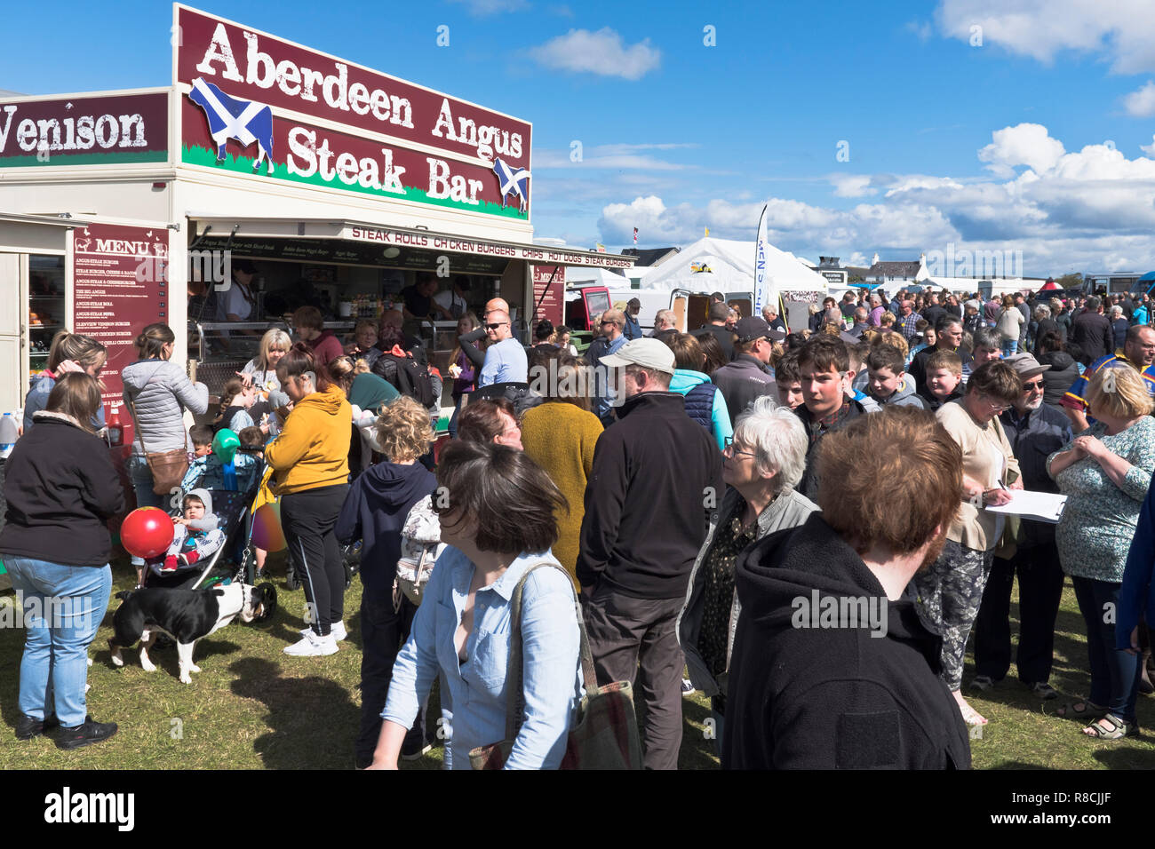 dh Westmainland Show DOUNBY ORKNEY Crowd Agricultural shows food stall Scotland uk Stock Photo