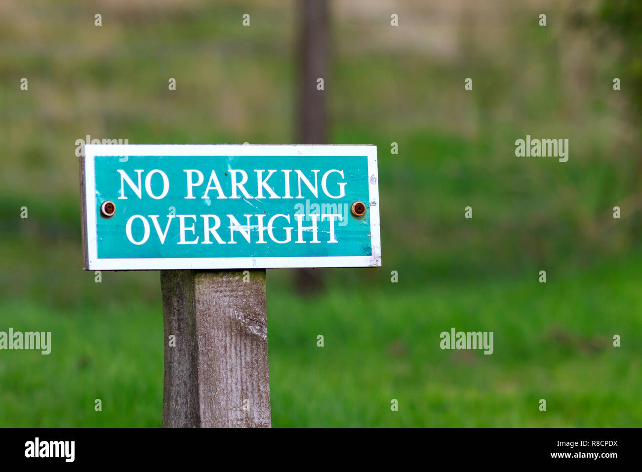 No parking overnight sign Stock Photo