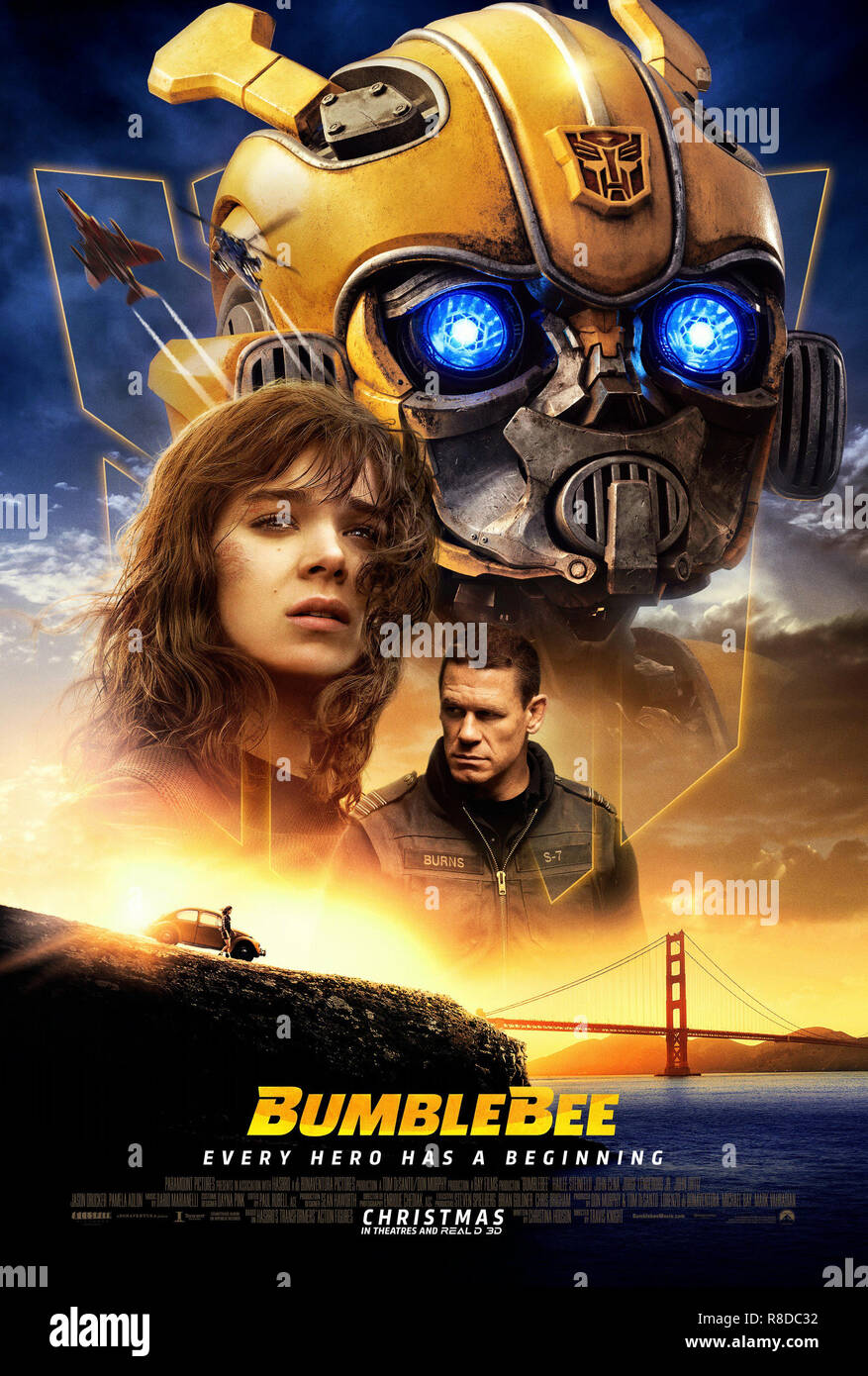 Bumblebee (2018) from Paramount Pictures.  Poster  Photo Credit: Paramount Pictures / The Hollywood Archive Stock Photo