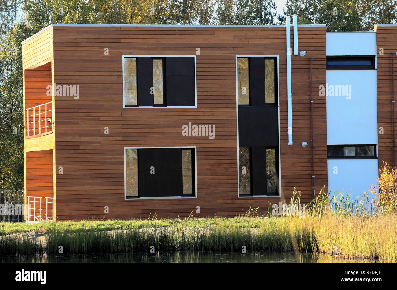 Modern residential exterior hi-res stock photography and images - Alamy