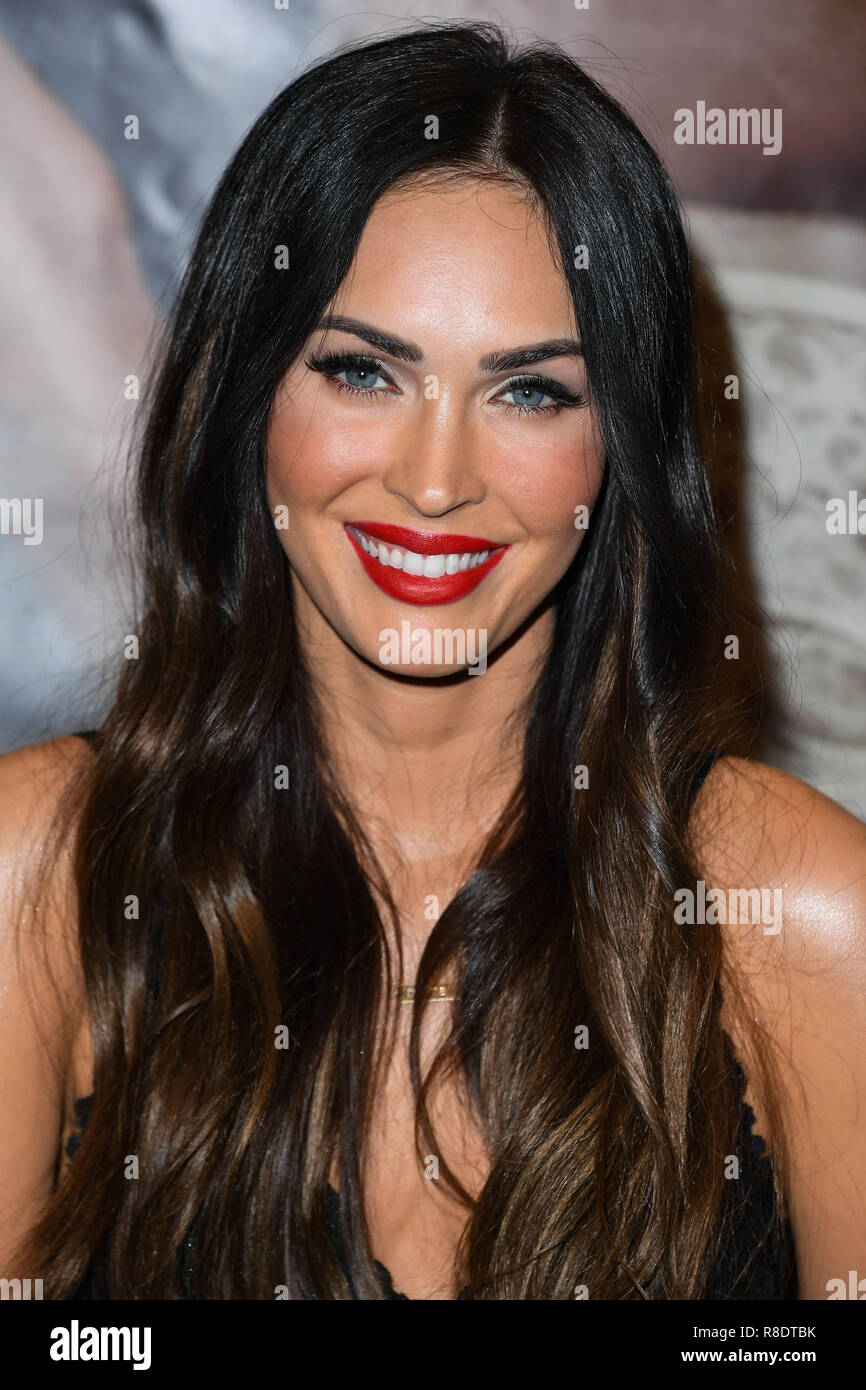 GLENDALE, LOS ANGELES, CA, USA - MARCH 23: Megan Fox Appears At Forever 21 To Promote Her New Role As Brand Ambassador For Frederick's Of Hollywood at The Americana at Brand on March 23, 2018 in Glendale, Los Angeles, California, United States. (Photo by Image Press Agency) Stock Photo