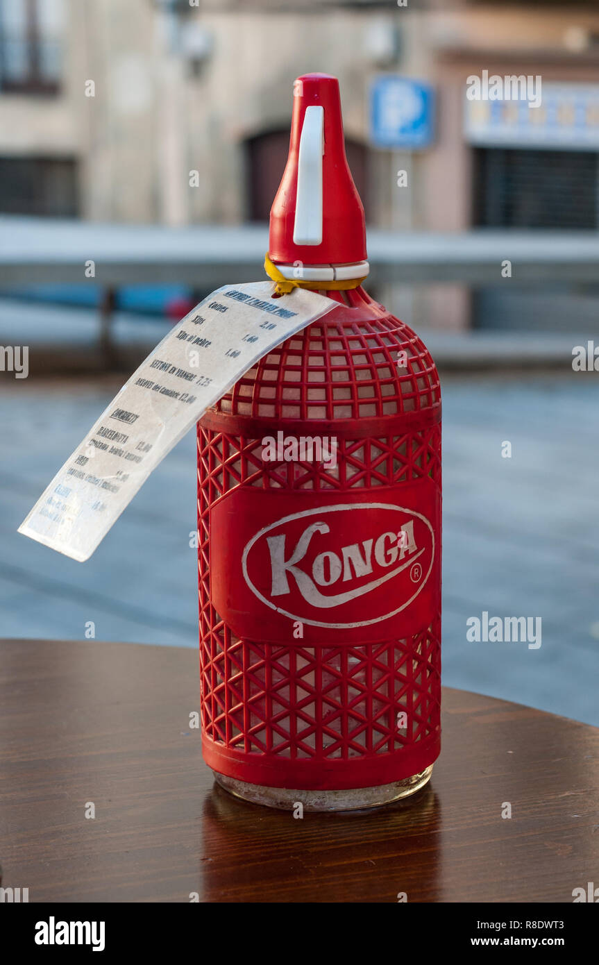 Seltzer bottle hires stock photography and images Alamy