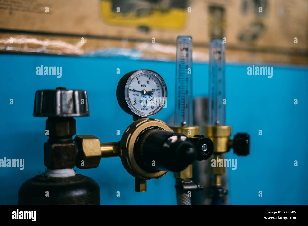 Carbon dioxide cylinder hires stock photography and images Alamy