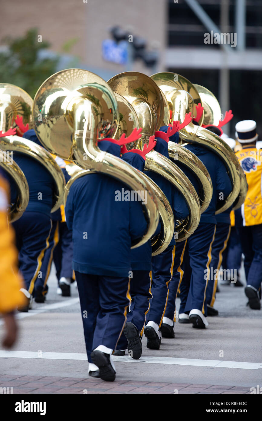 Page 3 Sousaphone Marching Band Parade High Resolution Stock Photography And Images Alamy