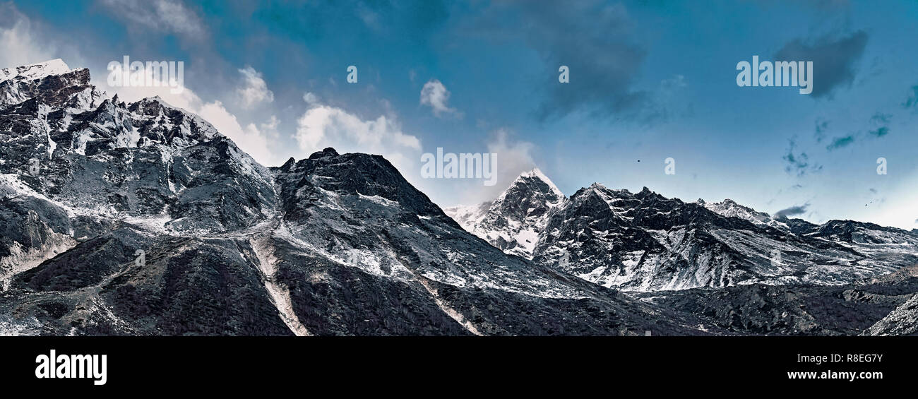 Peaks india hi-res stock photography and images - Alamy