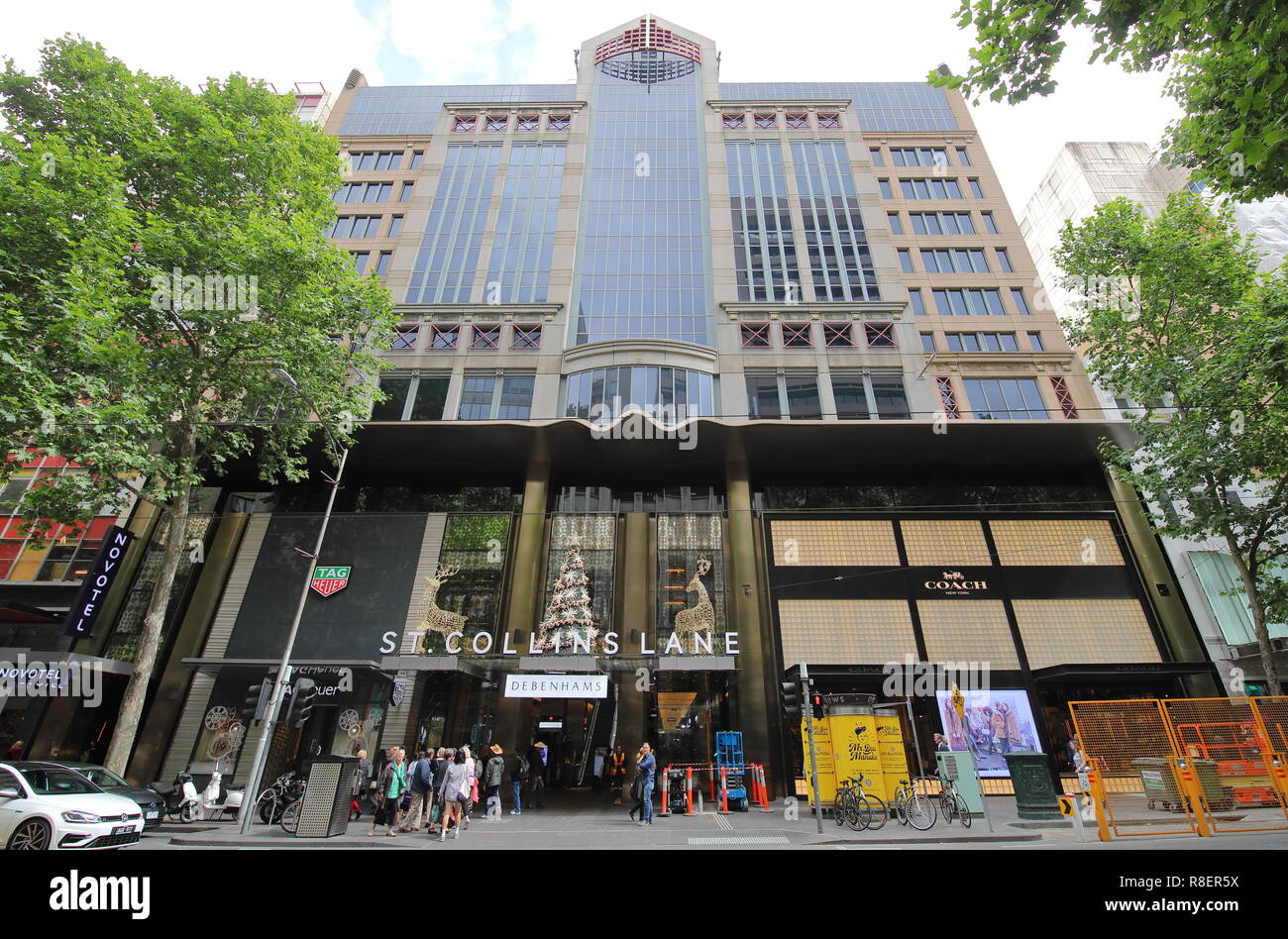 People visit St Collins lane shopping mall in Melbourne Australia Stock Photo Alamy