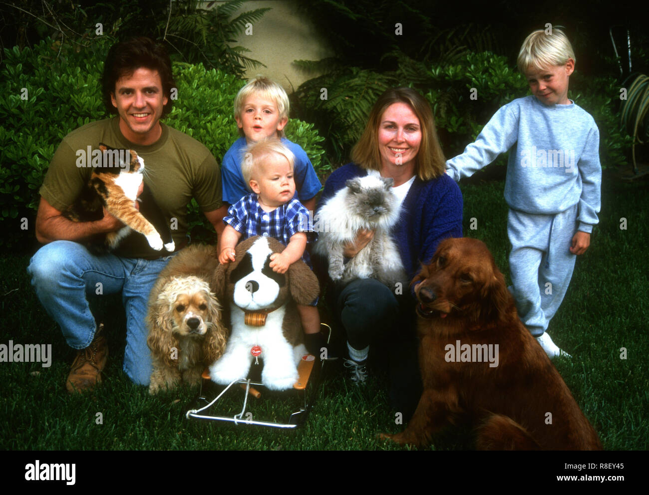 los angeles ca april 23 exclusive actor scott valentine wife kym fisher and son trevin john valentine and family pose at a photo shoot on april 23 1993 in los angeles