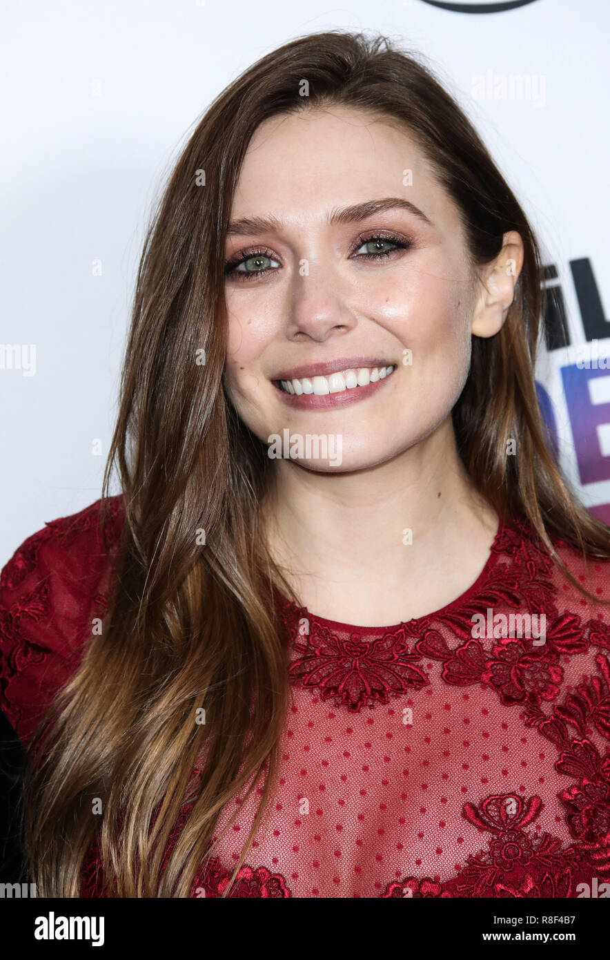 Santa Monica Los Angeles Ca Usa March 03 Elizabeth Olsen In The Press Room At The 18 Film Independent Spirit Awards Held At Santa Monica Beach On March 3 18 In
