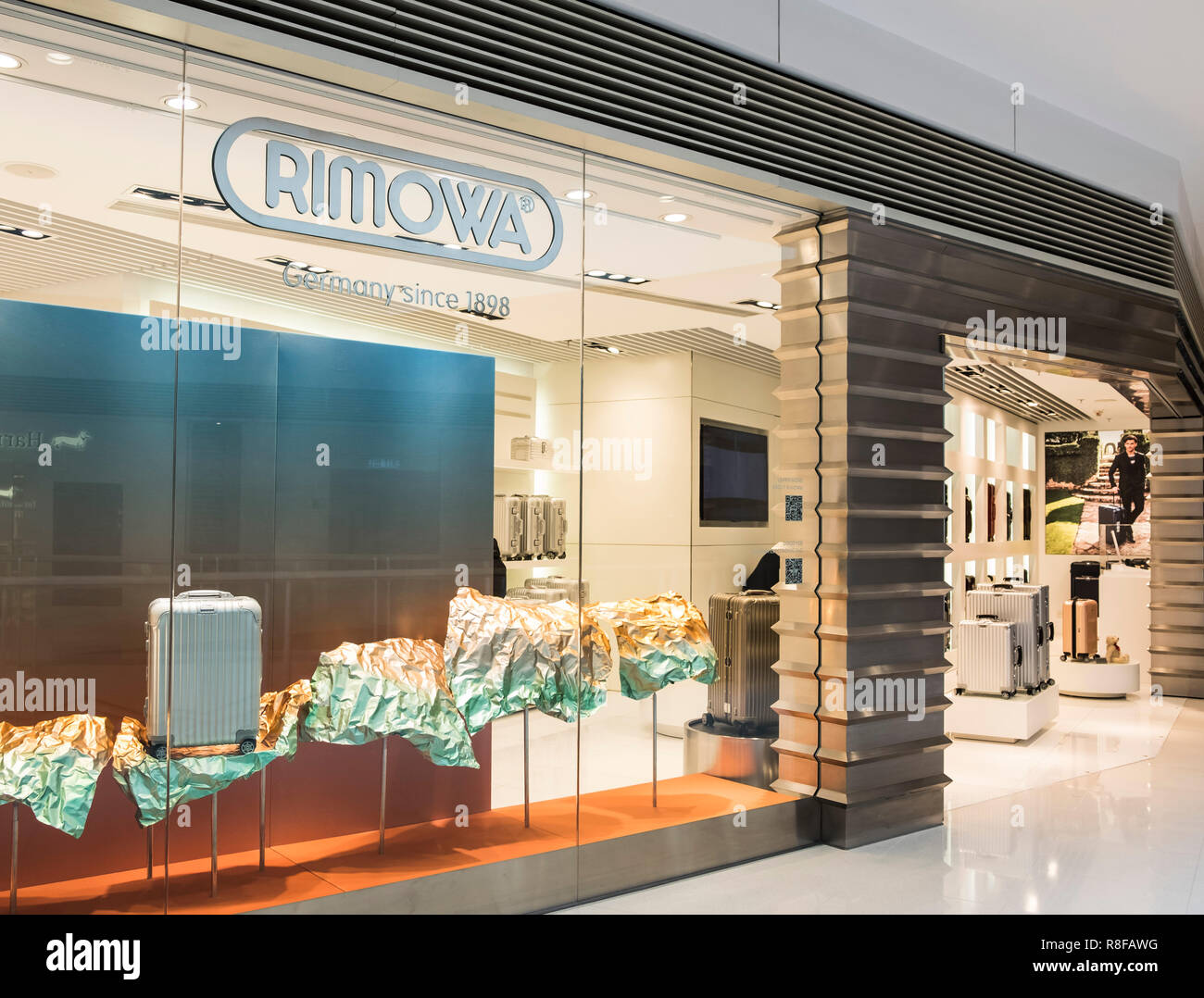 rimowa outlet store