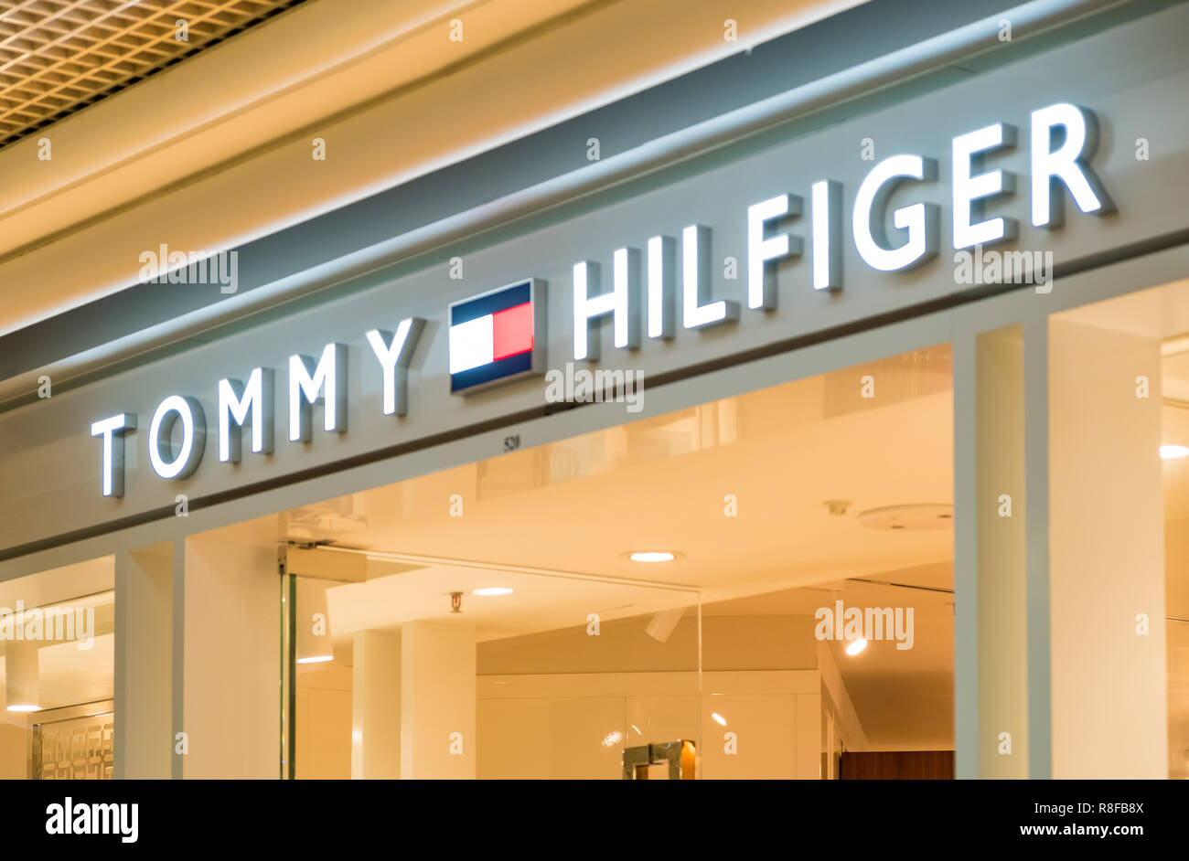 closest tommy hilfiger store