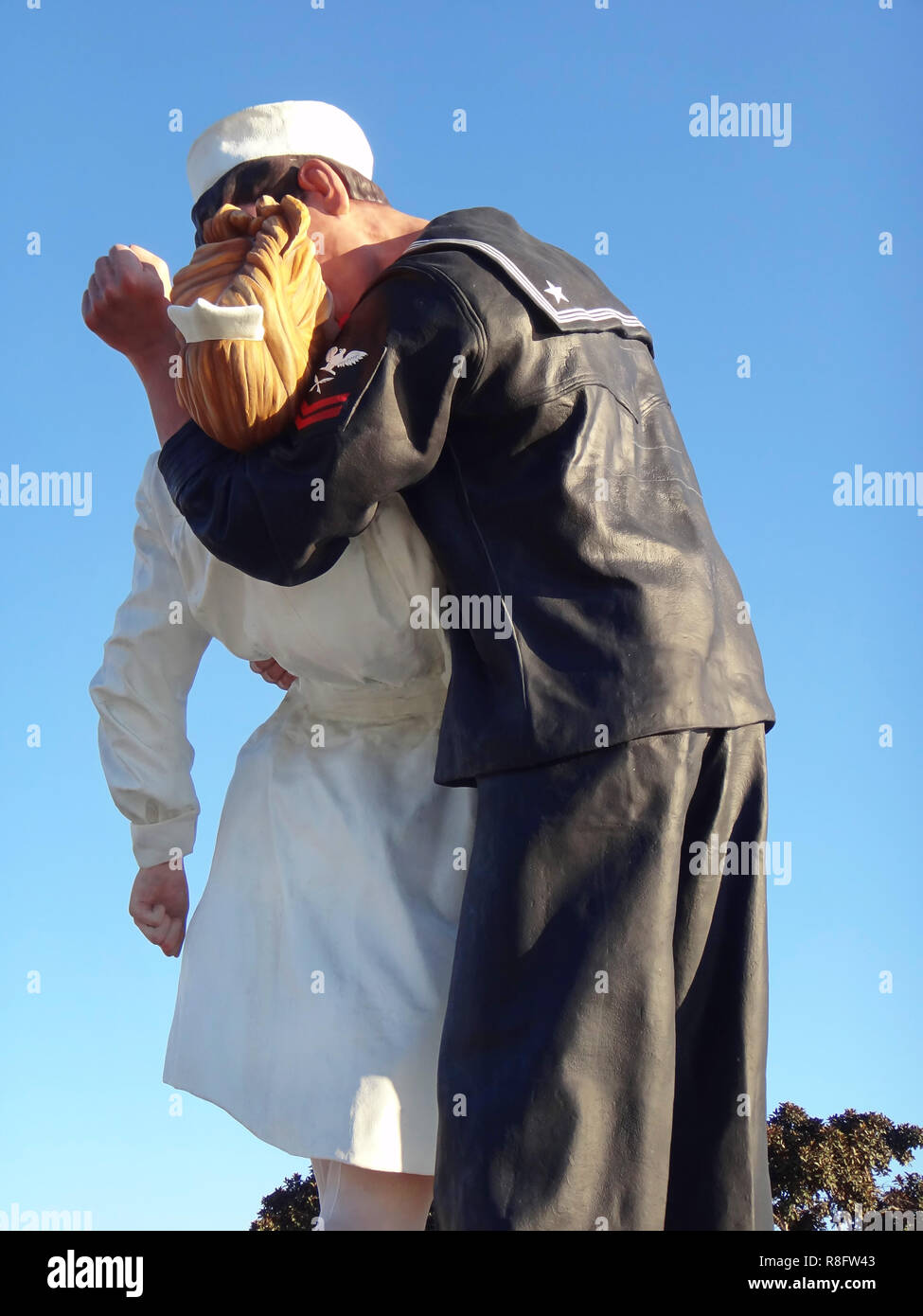 Kissing sailor statue in san diego hires stock photography and images