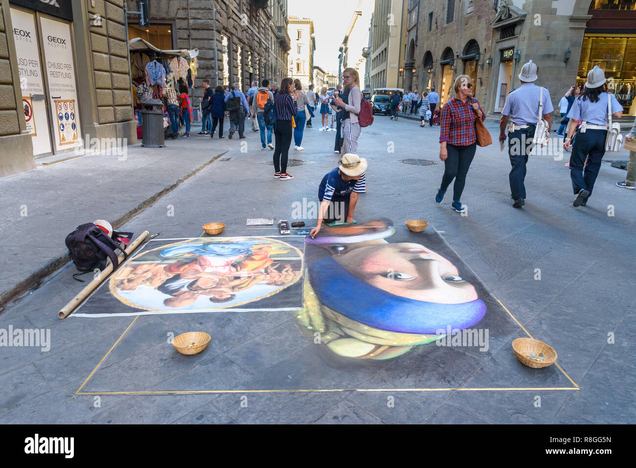 Florence chalk artist on sidewalk hi-res stock photography and images -  Alamy
