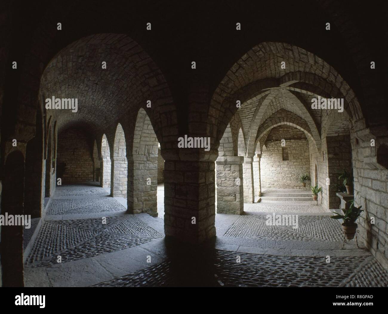 PLAZA MAYORINTERIOR DE LOS PORTICOS. Location EXTERIOR. Ainsa. SPAIN