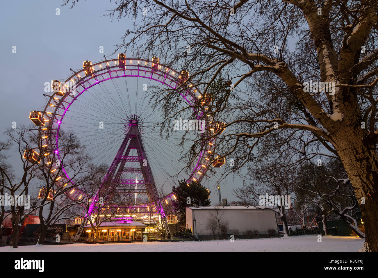 Wien, Vienna: Riesenrad (Ferris Wheel, giant wheel) in Prater Amusement park, snow in 02. Leopoldstadt, Wien, Austria Stock Photo