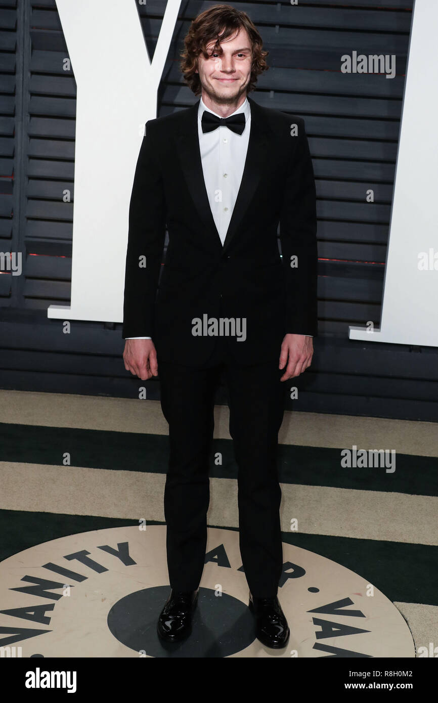 BEVERLY HILLS, LOS ANGELES, CA, USA FEBRUARY 26 Evan Peters arrives