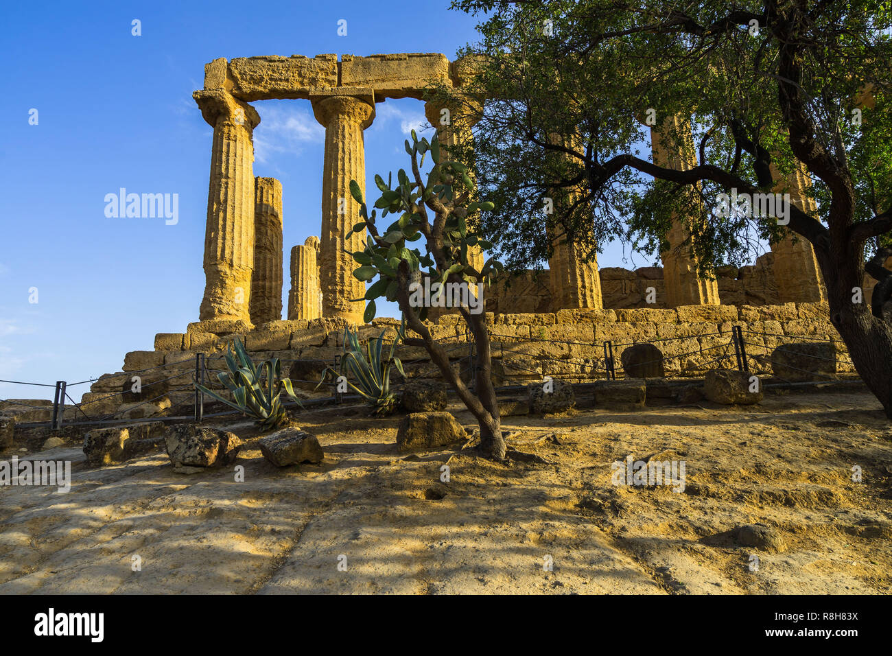 Sunset at Temple of Juno (Giunone) or the Temple of Hera at Valle dei Templi (Valley of the Temples), Agrigento, Sicily, Italy Stock Photo
