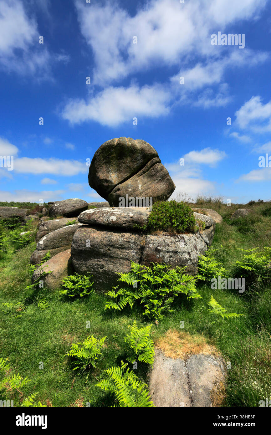 Gritstone rock formations on Lawrence Field, Grindleford village ...