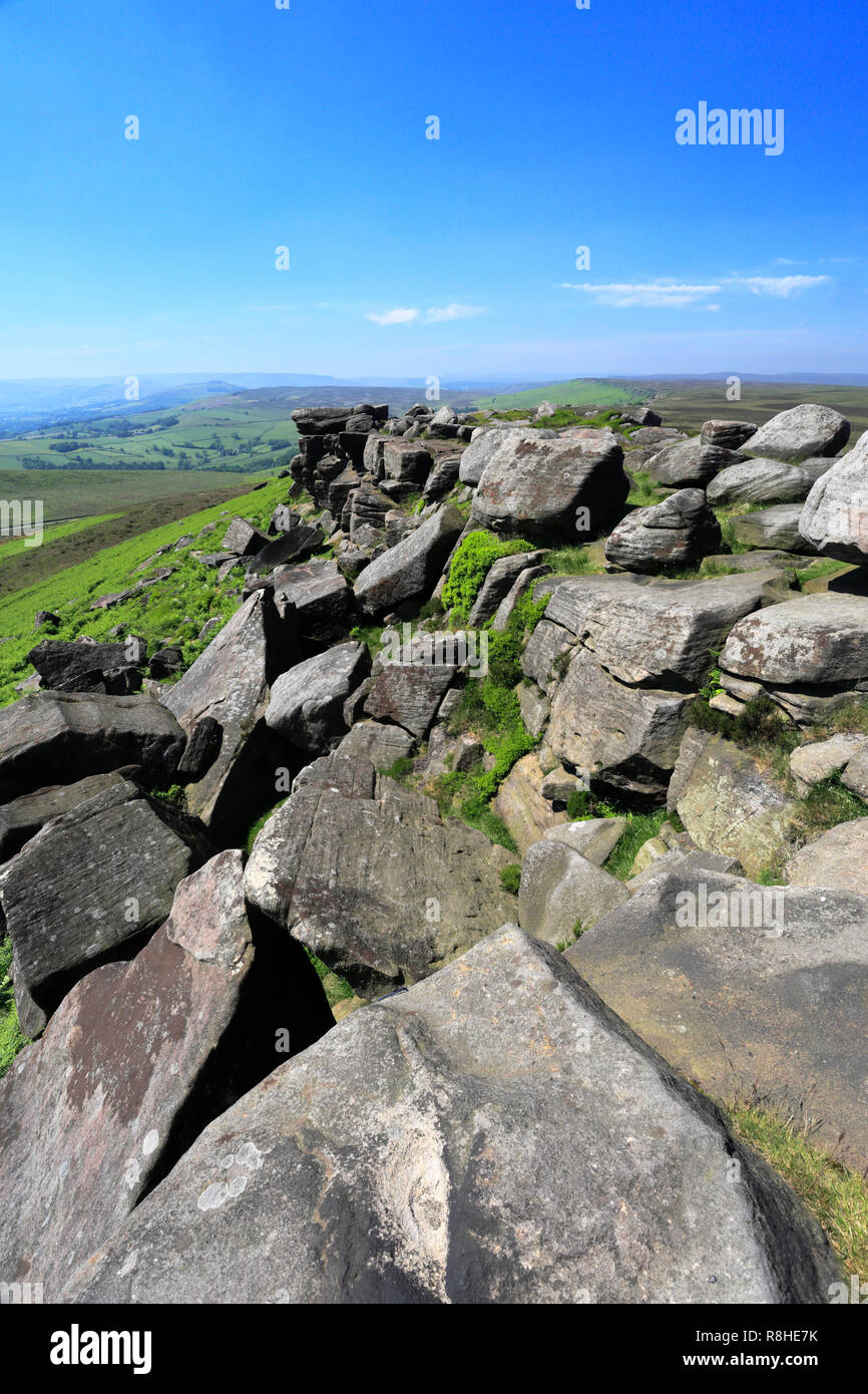Stanage Edge Rocks Millstones and rock formations, Stanage Edge, Derbyshire County; Peak ...