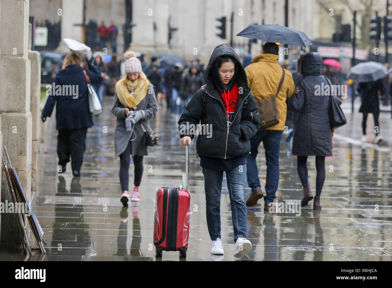 London Uk 15th December 2018 A Tourist With A Suitcase