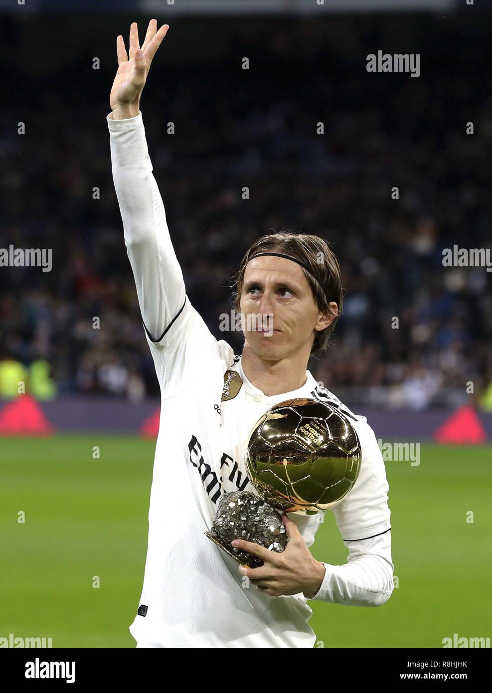 Madrid Spain 15th Dec 2018 Real Madrid S Midfielder Luka Modric Shows The Fifa Ballon D Or Award Ahead The Spanish Laliga Soccer Match Between Real Madrid And Rayo Vallecano At Santiago Bernabeu Stadium