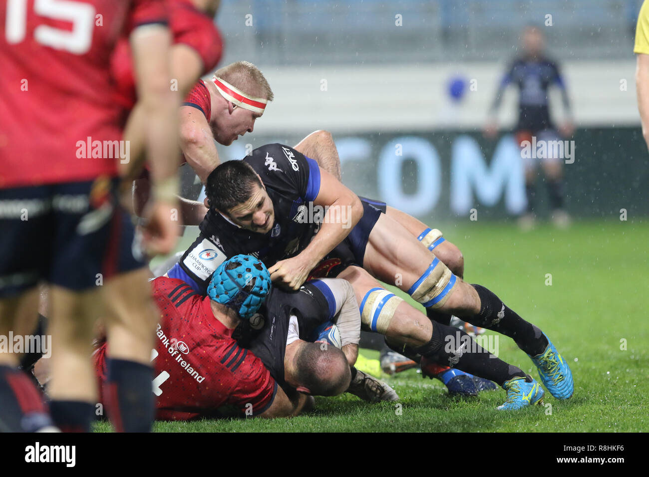 Castres, France.  15th December 2018 European Champions Cup rugby . Season 2018-2019 Castres Olympique versus Munster Rugby Credit: Sebastien Lapeyrere/Alamy Live News. Stock Photo